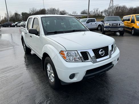 Used 2019 Nissan Frontier SV image 6