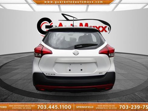 Used 2019 Nissan Kicks SV image 6