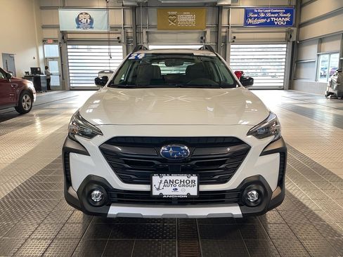 Used 2024 Subaru Outback Limited AWD/4WD image 2