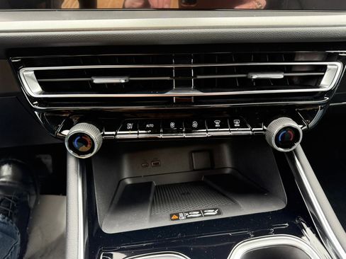 New 2026 Chevrolet Traverse LT w/ Midnight/Sport Edition image 17