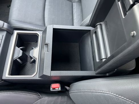 Certified 2025 Toyota 4Runner TRD Off-Road Premium image 33