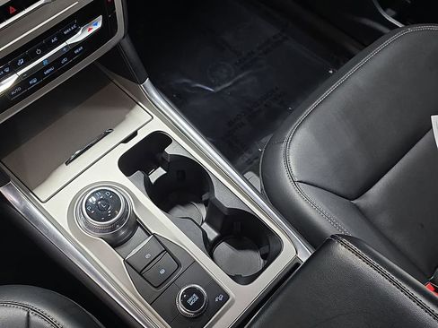 Used 2023 Ford Explorer XLT w/ Equipment Group 202A image 28