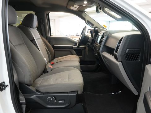 Used 2018 Ford F150 XLT w/ Equipment Group 302A Luxury AWD/4WD image 32