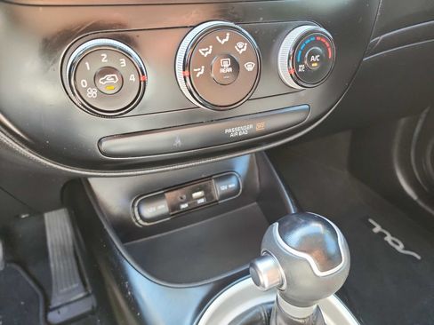 Used 2017 Kia Soul FWD image 23