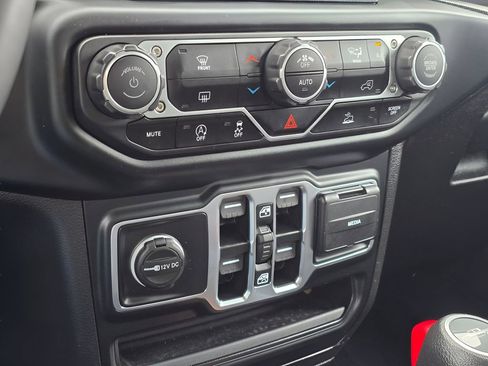 Used 2023 Jeep Gladiator Sport AWD/4WD image 20