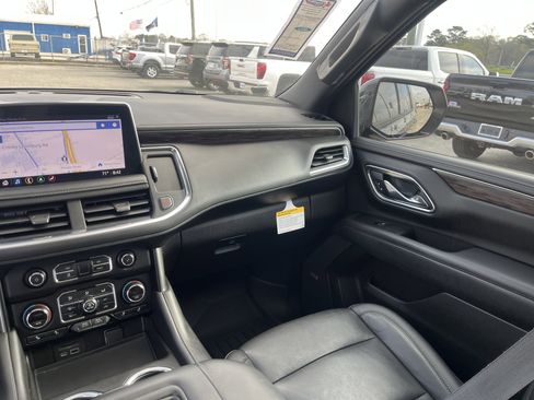 Used 2021 Chevrolet Tahoe Z71 w/ Z71 Off-Road Package image 31