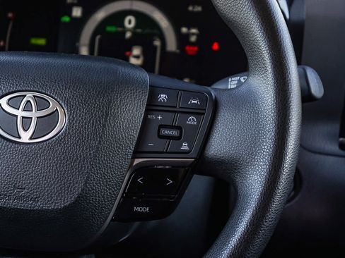 Certified 2025 Toyota Camry LE w/ Convenience Package image 19