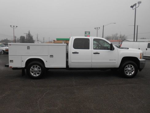 Used 2011 Chevrolet Silverado 3500 LT image 2