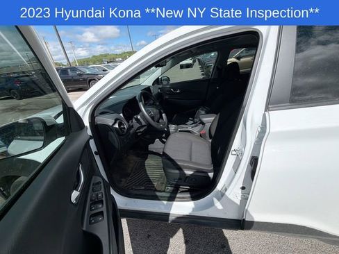 Used 2023 Hyundai Kona SEL w/ Convenience Package AWD/4WD image 3