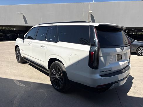 Used 2023 Cadillac Escalade ESV V w/ LPO, ONYX Package AWD/4WD image 8