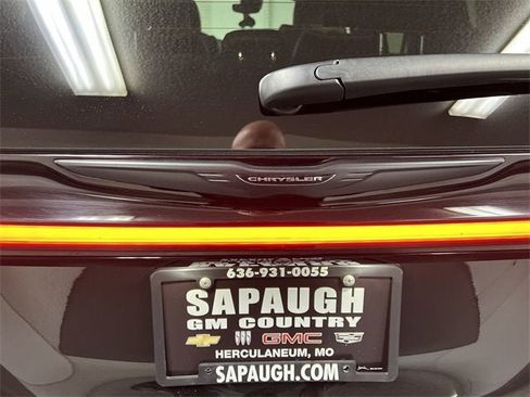 Used 2025 Chrysler Pacifica Limited w/ Trailer Tow Group image 32