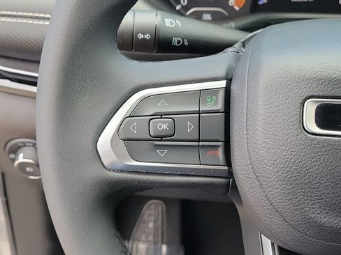 Used 2022 Jeep Compass Latitude FWD image 21