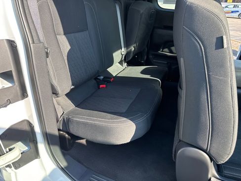 Used 2018 Nissan Titan SV w/ SV Convenience Package AWD/4WD image 41