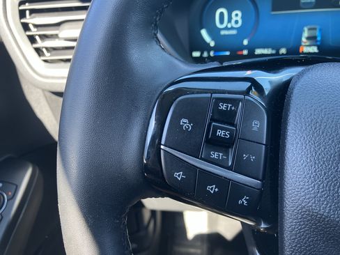 Used 2025 Ford Escape Platinum AWD/4WD image 25
