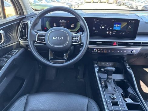 Used 2024 Kia Sorento S image 23