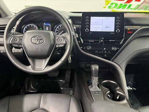 Used 2024 Toyota Camry SE image 32