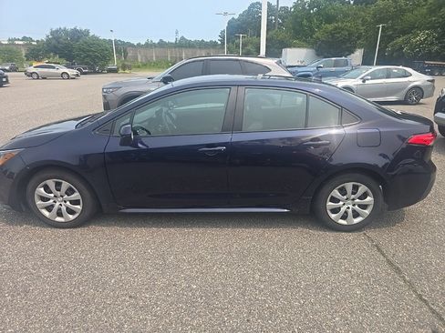 Used 2023 Toyota Corolla LE FWD image 8