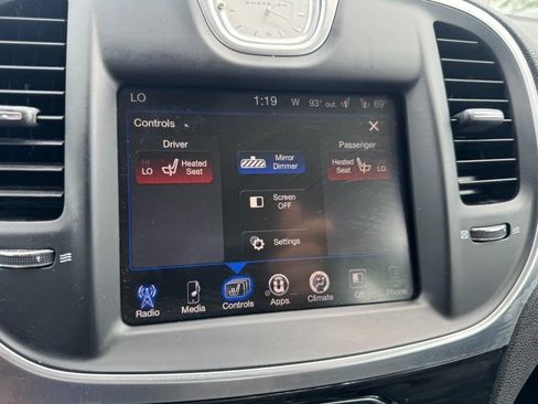 Used 2016 Chrysler 300 Limited RWD image 20