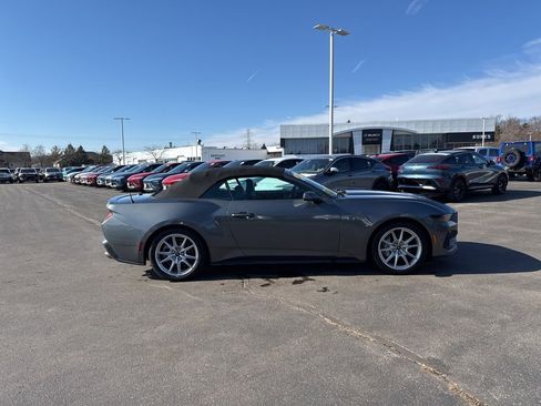 Used 2025 Ford Mustang GT Premium RWD image 4