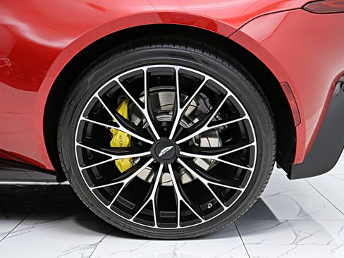 Used 2023 Aston Martin V8 Vantage Coupe RWD image 50