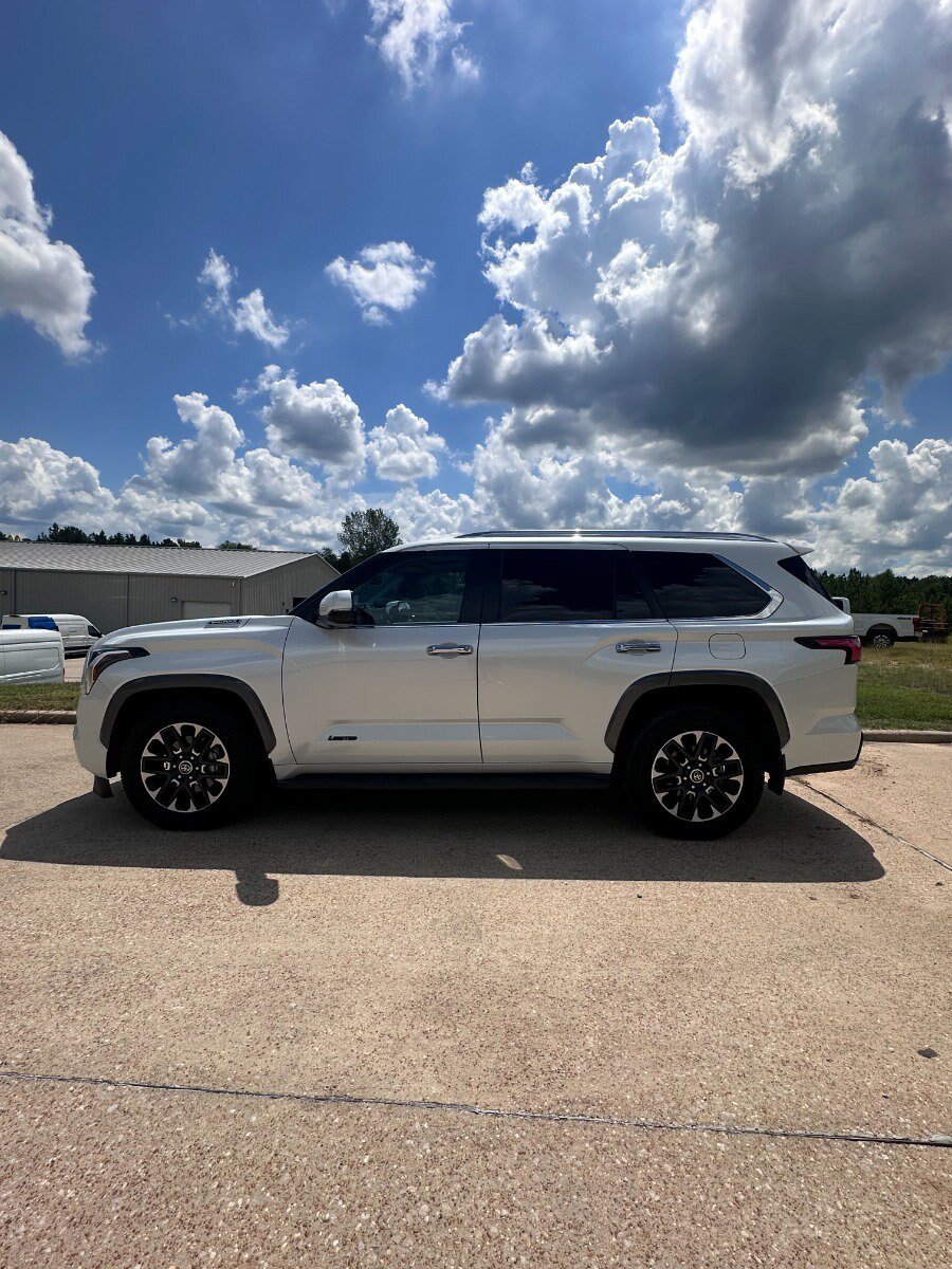 Used 2024 Toyota Sequoia Limited AWD/4WD image 2