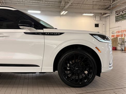 Used 2025 Lincoln Aviator Reserve w/ Jet Appearance Package image 10