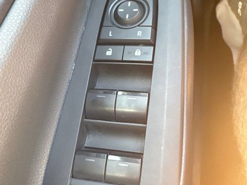 Used 2024 Toyota Prius LE FWD image 14