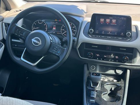 Used 2023 Nissan Rogue SV image 19