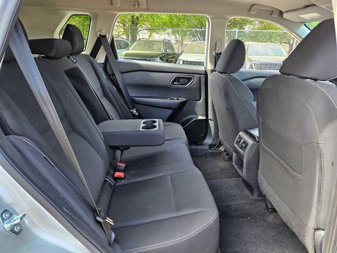 Used 2024 Nissan Rogue S FWD image 19