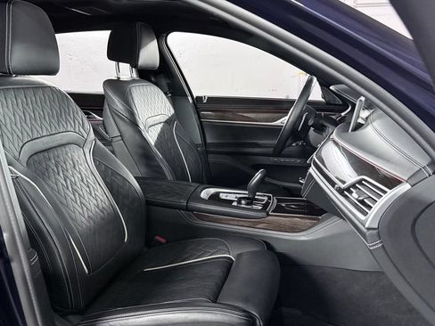 Used 2022 BMW 750Li xDrive AWD/4WD image 29
