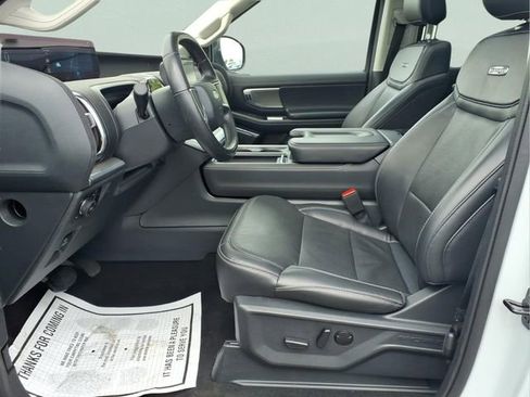 Used 2025 Ford Expedition Platinum AWD/4WD image 19
