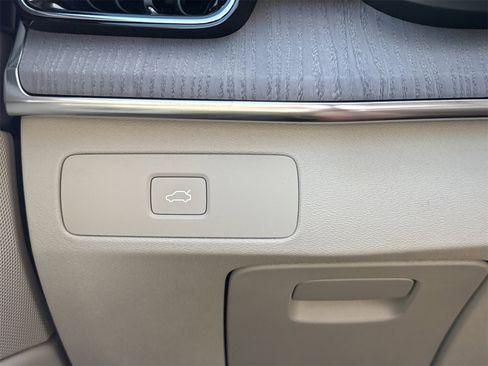 New 2026 Volvo XC90 B6 Ultra w/ Protection Package image 22