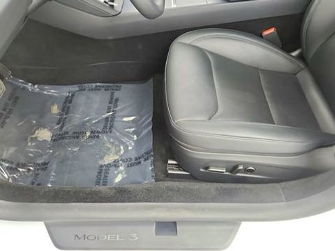 Used 2025 Tesla Model 3 image 33