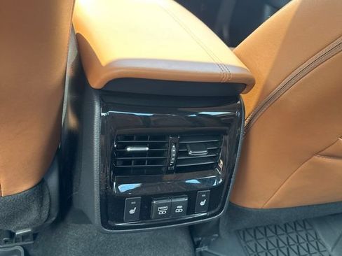 Used 2021 Toyota Avalon Limited w/ Advanced Safety Package FWD image 27