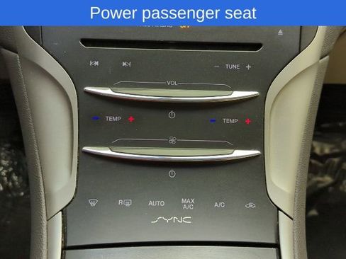 Used 2016 Lincoln MKZ image 17