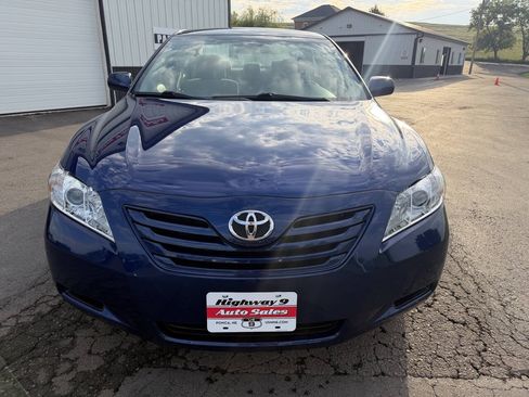Used 2009 Toyota Camry LE FWD image 8