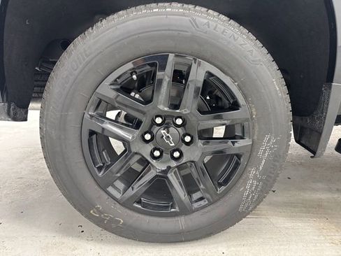 New 2026 Chevrolet Silverado 1500 RST w/ Dark Appearance Package AWD/4WD image 35