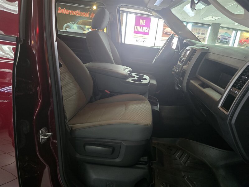 Used 2017 RAM 1500 Express RWD image 14
