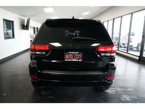Used 2019 Jeep Grand Cherokee Altitude RWD image 6