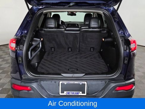 Used 2015 Jeep Cherokee Limited image 11