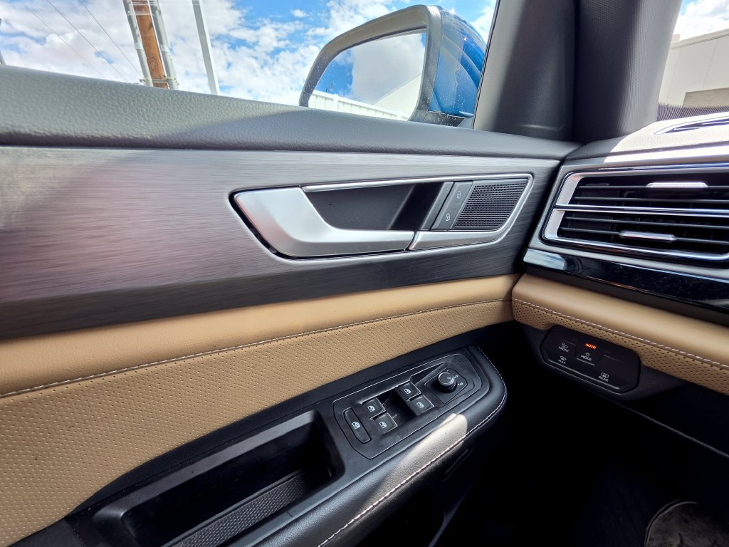 Certified 2026 Volkswagen Atlas Cross Sport SE FWD image 14
