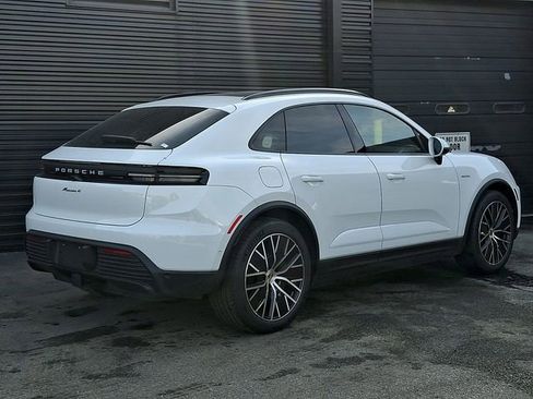 New 2025 Porsche Macan 4 Electric AWD/4WD image 7