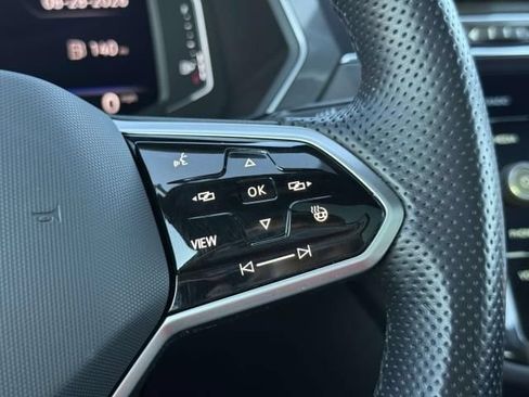 Used 2022 Volkswagen Tiguan SEL R-Line AWD/4WD image 26