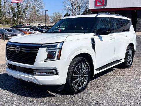 Used 2025 Nissan Armada Platinum Reserve image 1