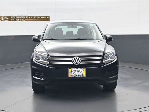 Used 2017 Volkswagen Tiguan Limited w/ Alloy Wheels Package FWD image 2