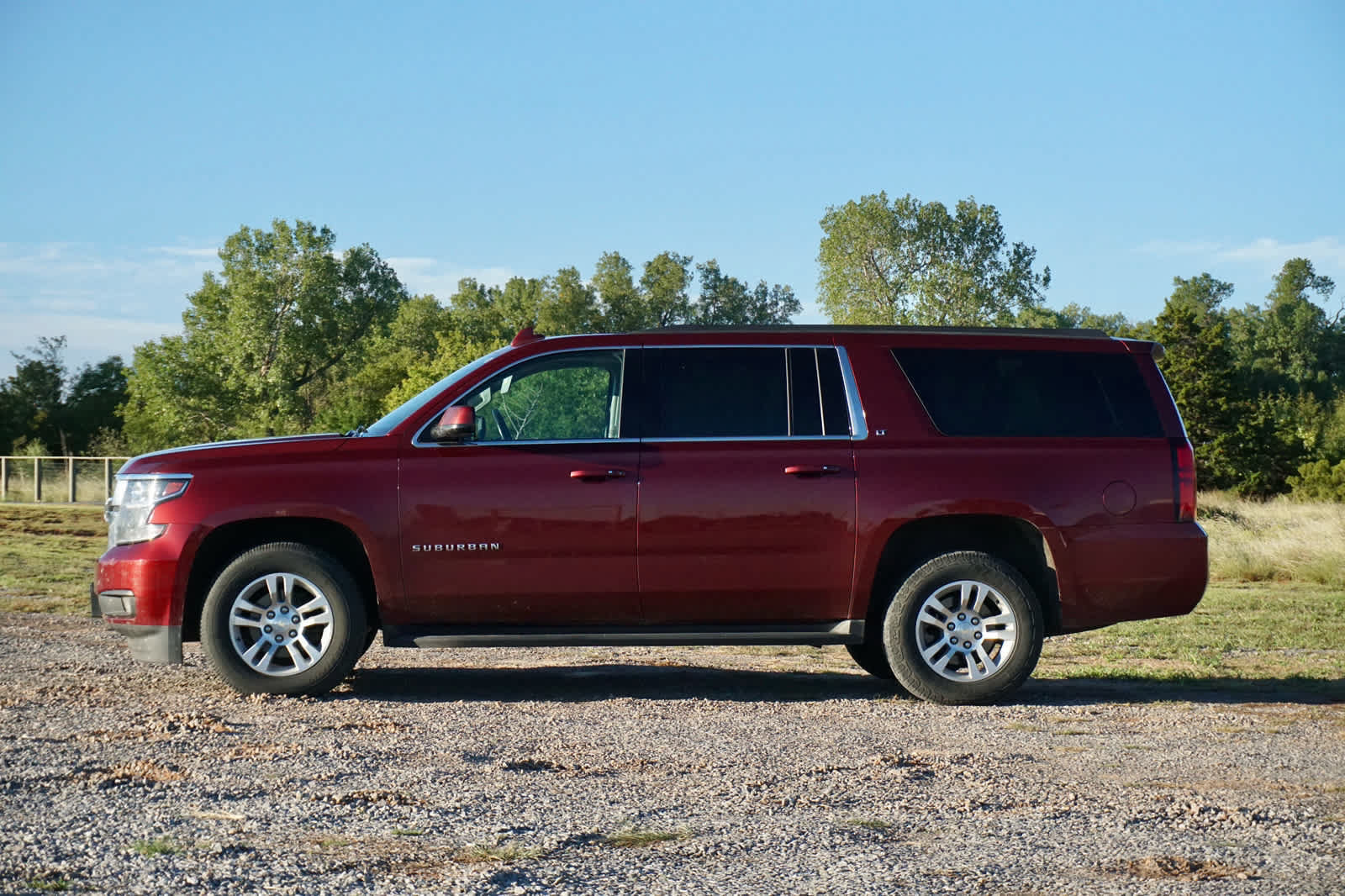 Used 2020 Chevrolet Suburban LT AWD/4WD image 5