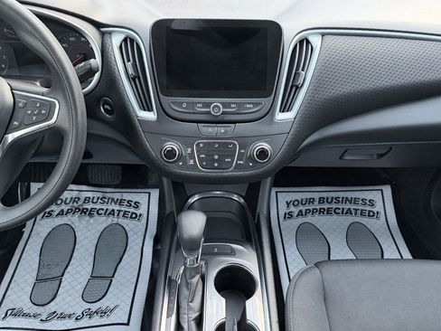 Used 2023 Chevrolet Malibu LT image 17