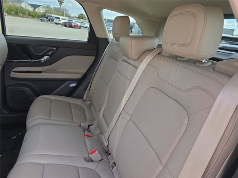 Used 2022 Lincoln Corsair FWD w/ Premium Package image 16