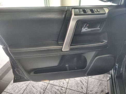Used 2020 Toyota 4Runner SR5 AWD/4WD image 13