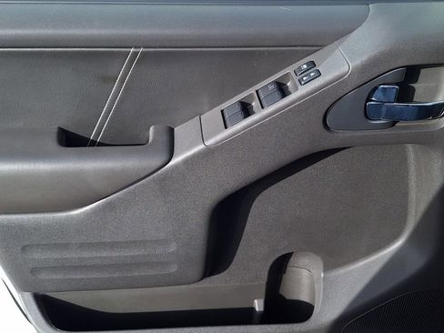 Used 2021 Nissan Frontier PRO-4X w/ Pro-4x Utility Package image 9